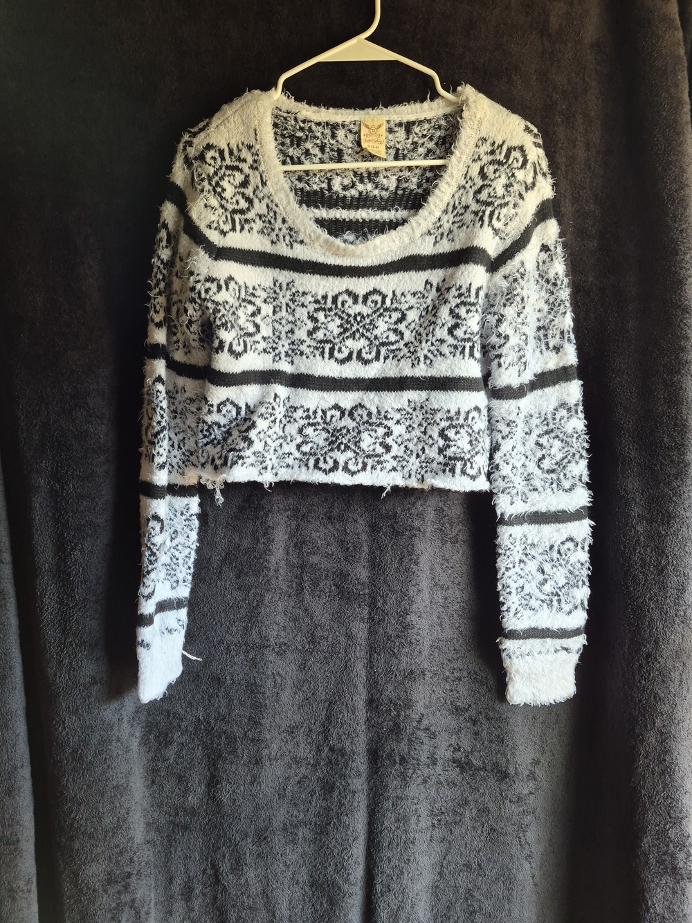 Faded Glory Black & White Fuzzy Patterned Scoop Neck Sweater